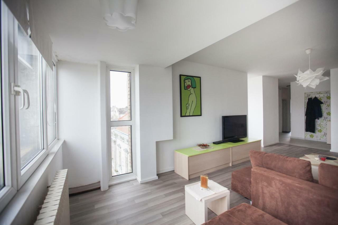Riverview Apartment Osijek Exteriör bild