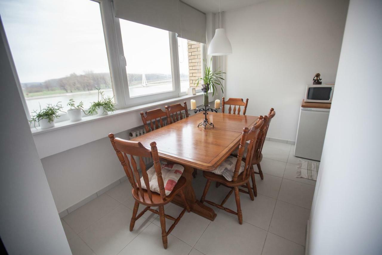 Riverview Apartment Osijek Exteriör bild